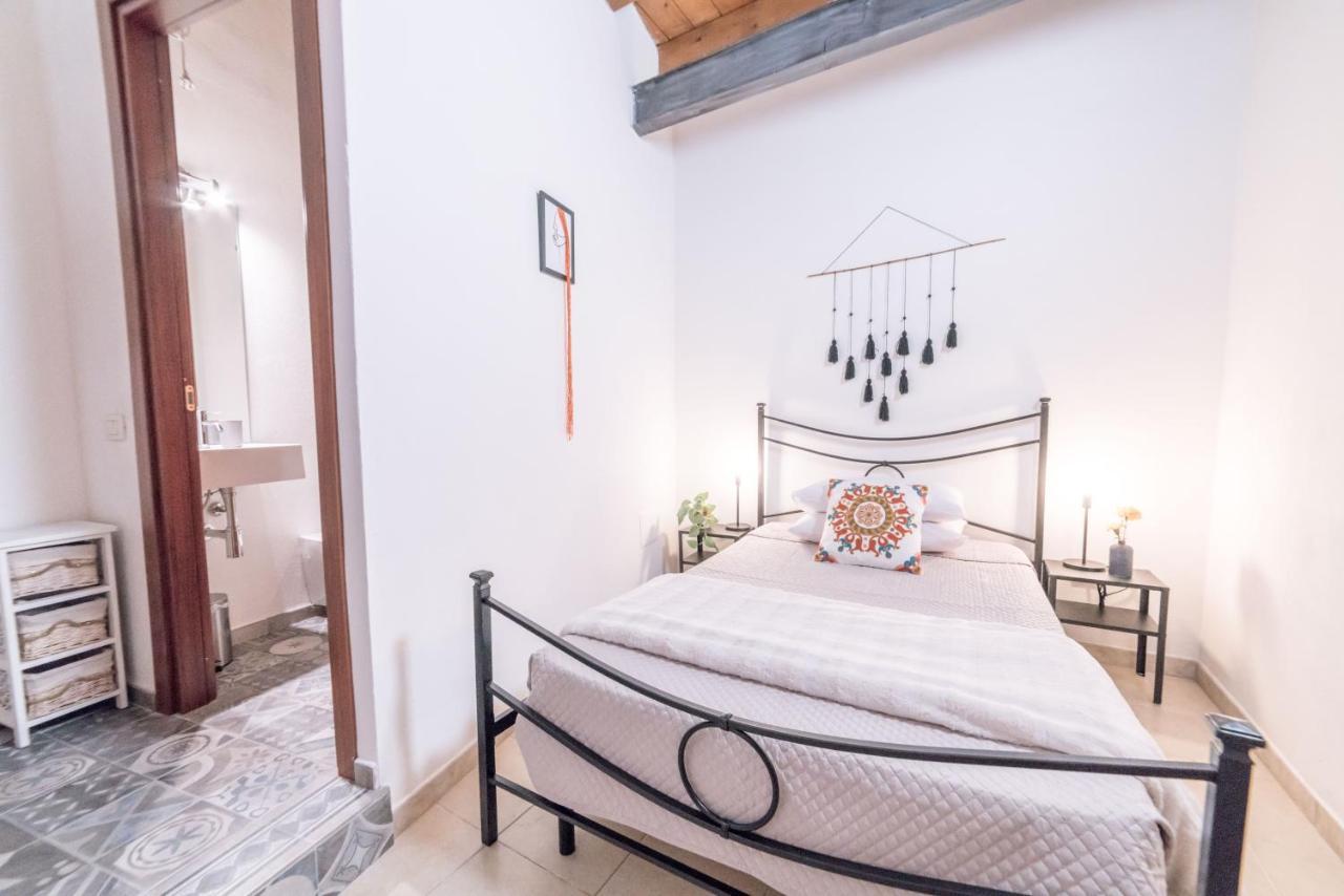 Yenne Rooms Wifi-Ac Cagliari Exterior foto